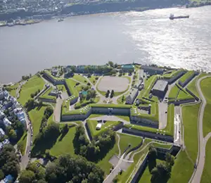 Rundgang Festung von La Citadelle de Quebec & Eintritt in das Musée Royal 22e Régiment