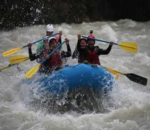 White Water Rafting Stufe 3 Sunwapta River
